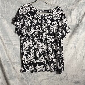 Lane Bryant flutter sleeve crew neck blouse plus‎ size 18 lightweight Floral Top